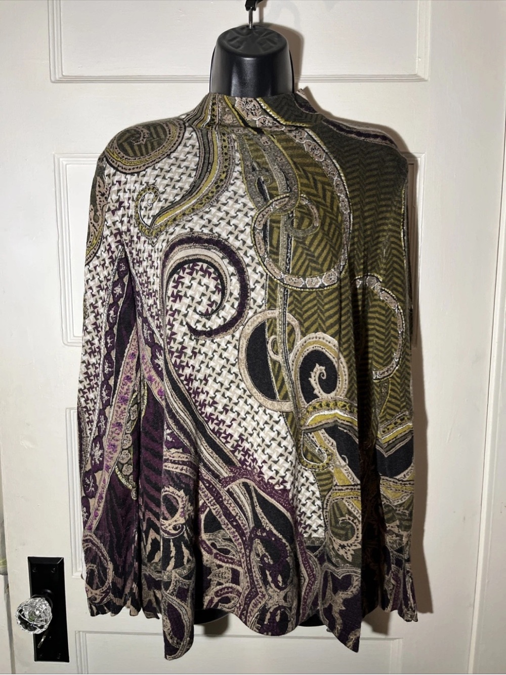 Women’s Sweater Size Large Chico’s 3 Paisley Long Sleeve Pullover Lightweight